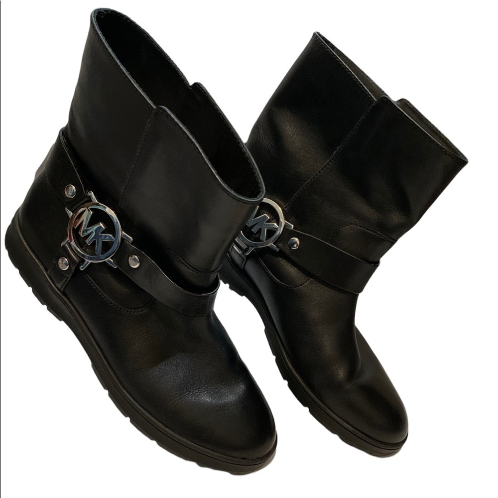 MICHAEL KORS WOMEN’S LEATHER ANKLE BOOTS